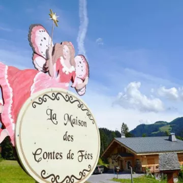 Musée "La Maison des Contes de Fées"_Notre-Dame-de-Bellecombe