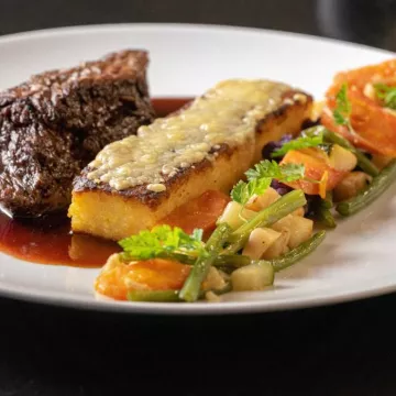 Restaurant Le Toî du Monde - Plat Pièce de bœuf et frite de polenta