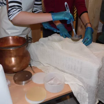 Initiez-vous à la fabrication du Reblochon