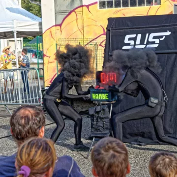 Spectacle aux berges - Spectacle Service Ultra Secret_Praz-sur-Arly