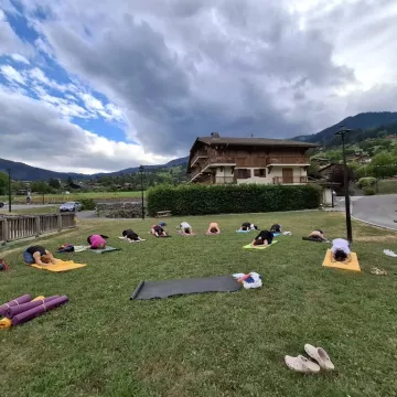 Yoga en plein air_Cordon