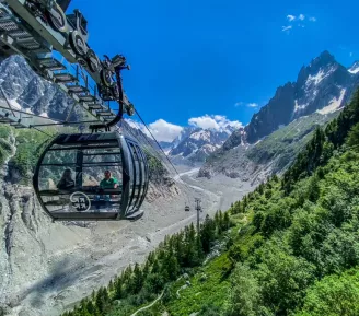 Télécabine de la Mer de Glace_Chamonix-Mont-Blanc
